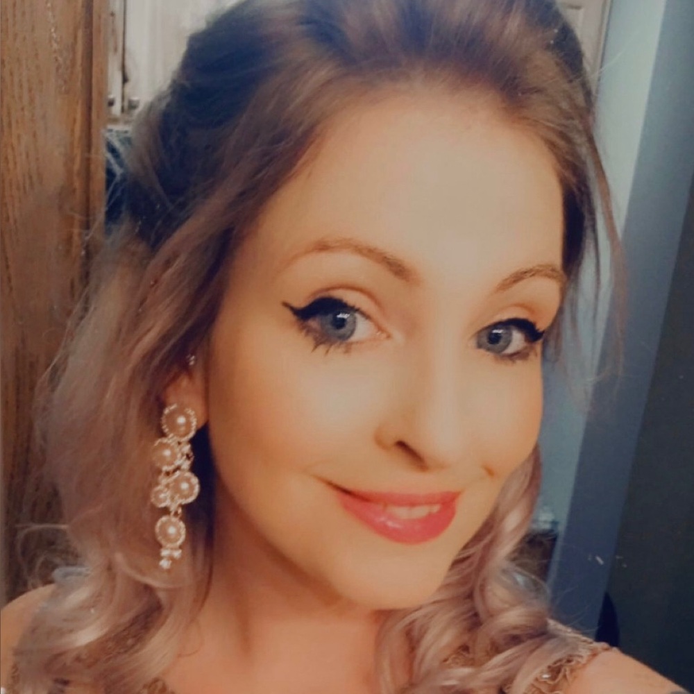 Meet your Posher, Amy